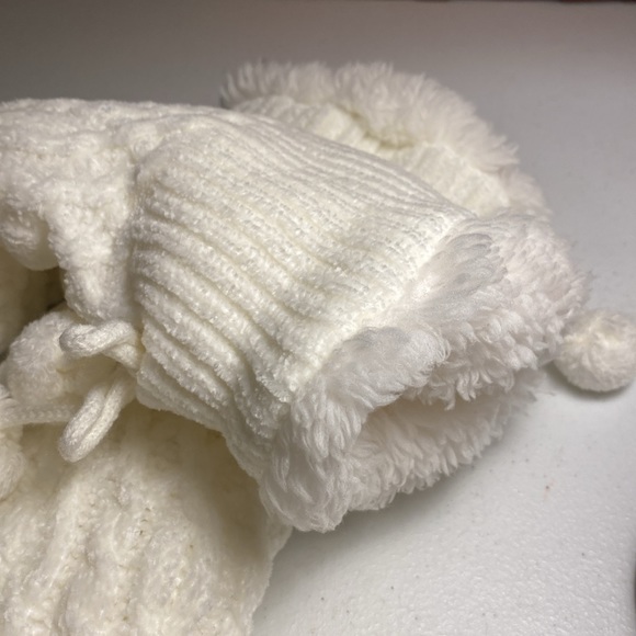 Women’s Slipper Socks with Grippers - Picture 5 of 6